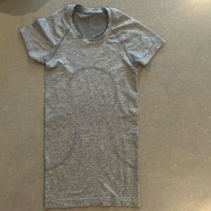 Lululemon Swiftly Tech short sleeve shirt